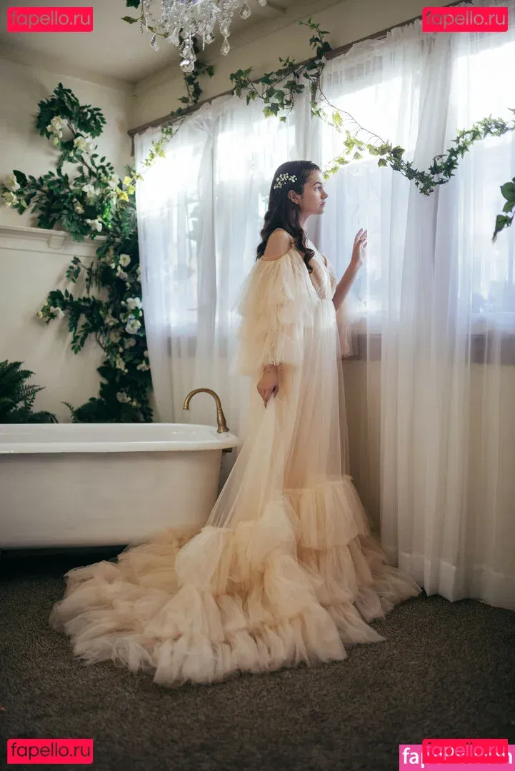 Mina Kess Onlyfans Photo Gallery 