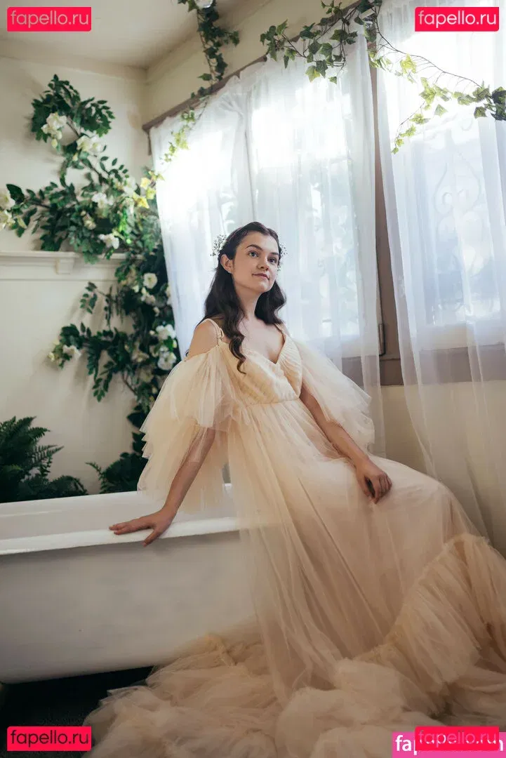 Mina Kess Onlyfans Photo Gallery 