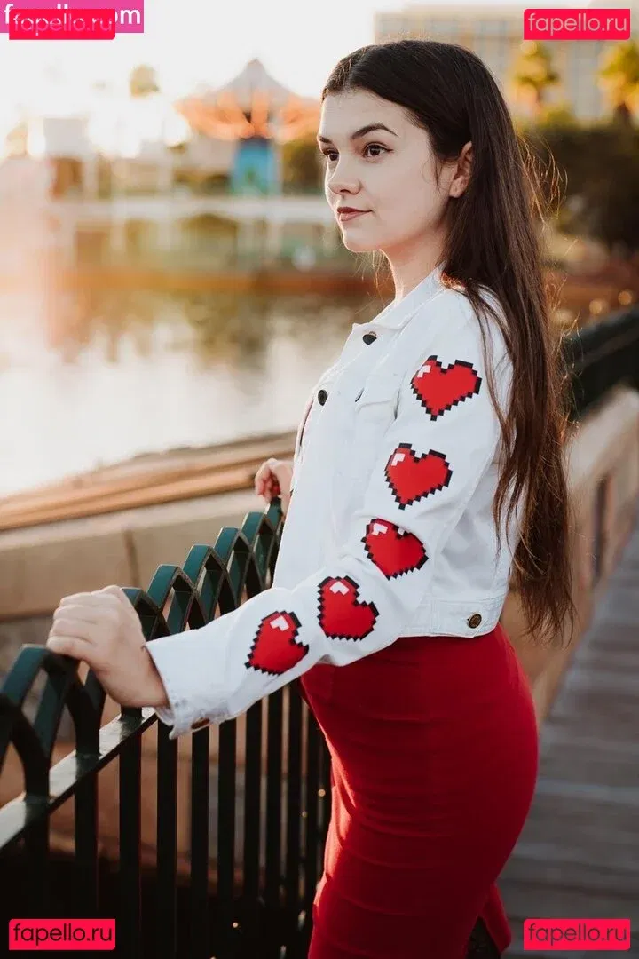 Mina Kess Onlyfans Photo Gallery 