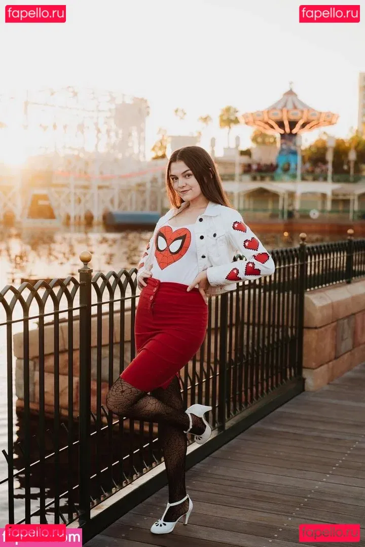 Mina Kess Onlyfans Photo Gallery 