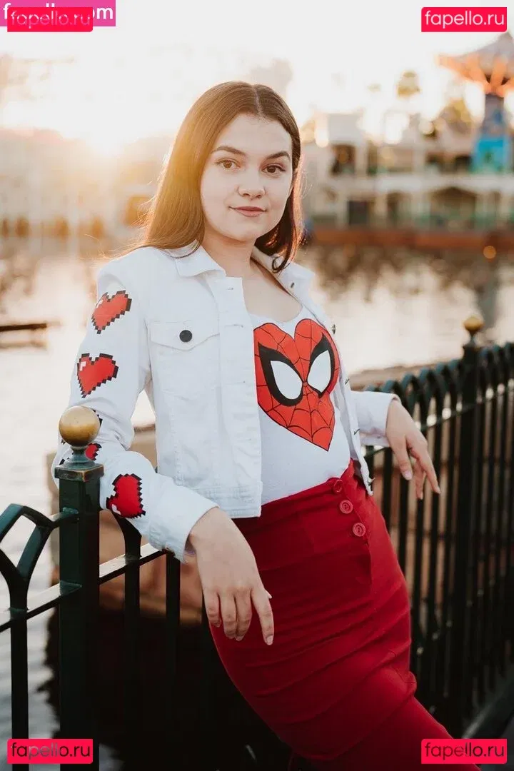 Mina Kess Onlyfans Photo Gallery 