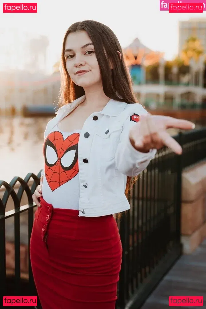 Mina Kess Onlyfans Photo Gallery 