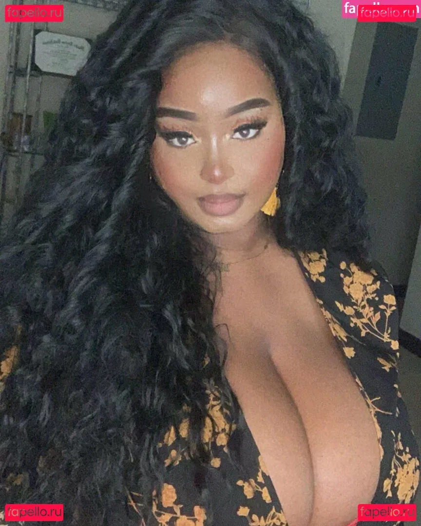 Gabrielle Onlyfans Photo Gallery 