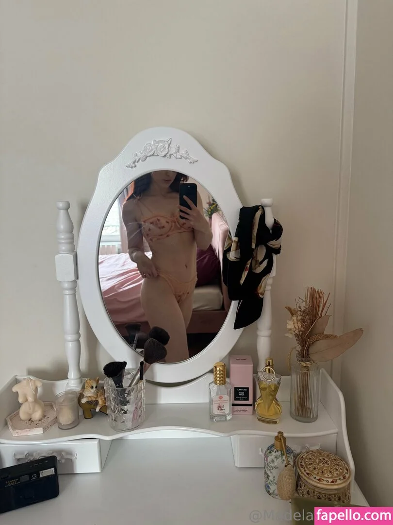 madelainerousset Onlyfans Photo Gallery 