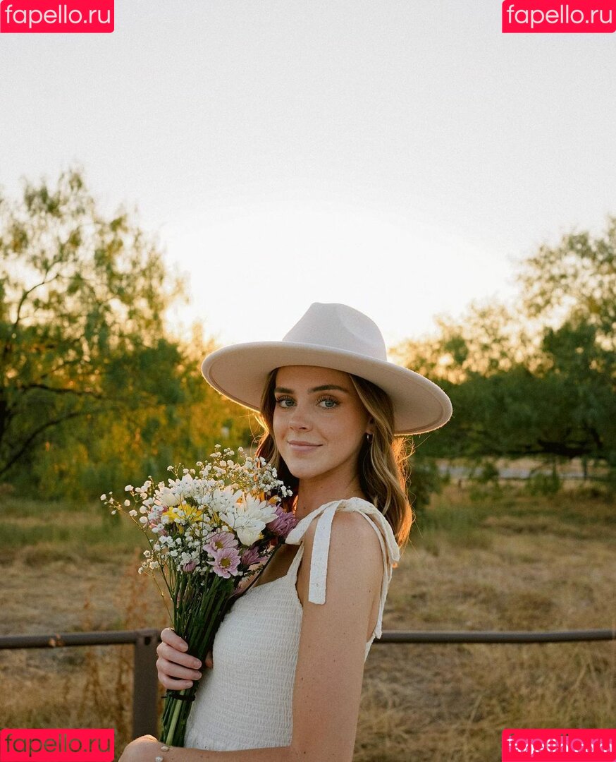 Lauren Mae Onlyfans Photo Gallery 