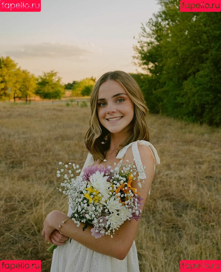 Lauren Mae Onlyfans Photo Gallery 