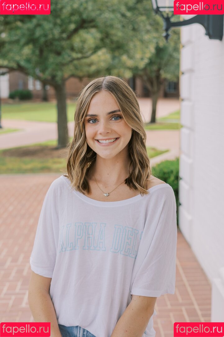 Lauren Mae Onlyfans Photo Gallery 