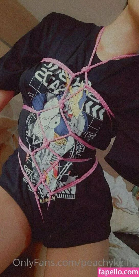 peachykellie Onlyfans Photo Gallery 