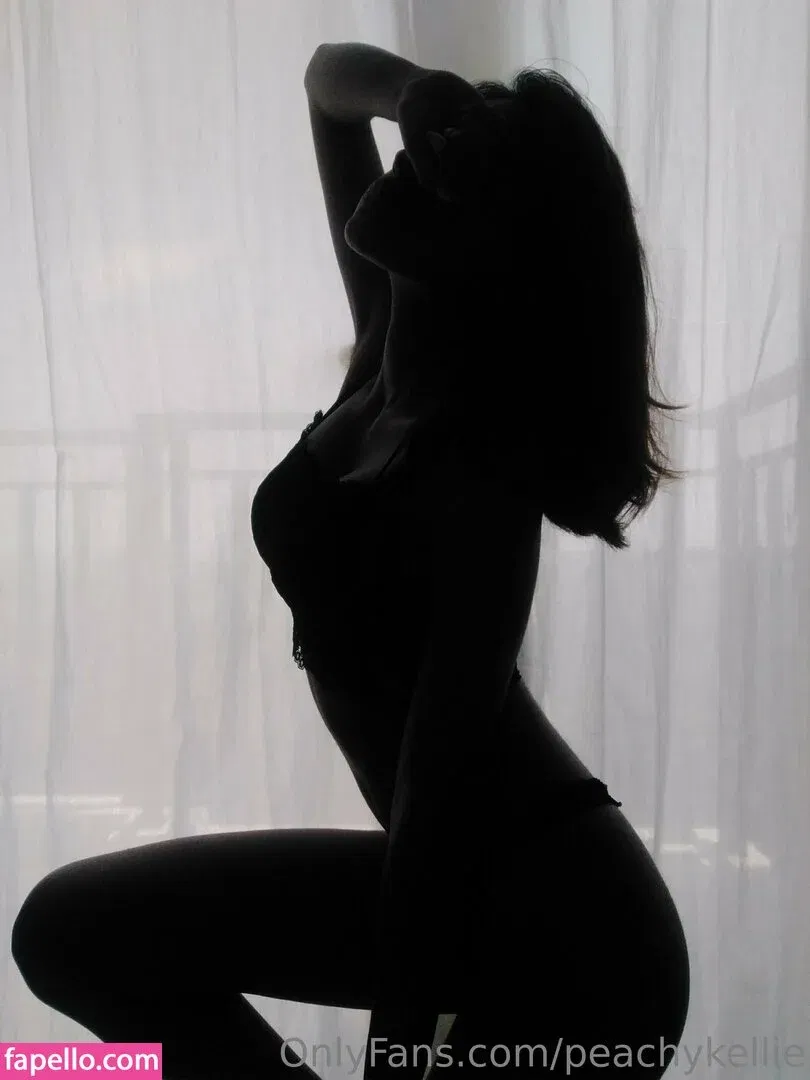 peachykellie Onlyfans Photo Gallery 