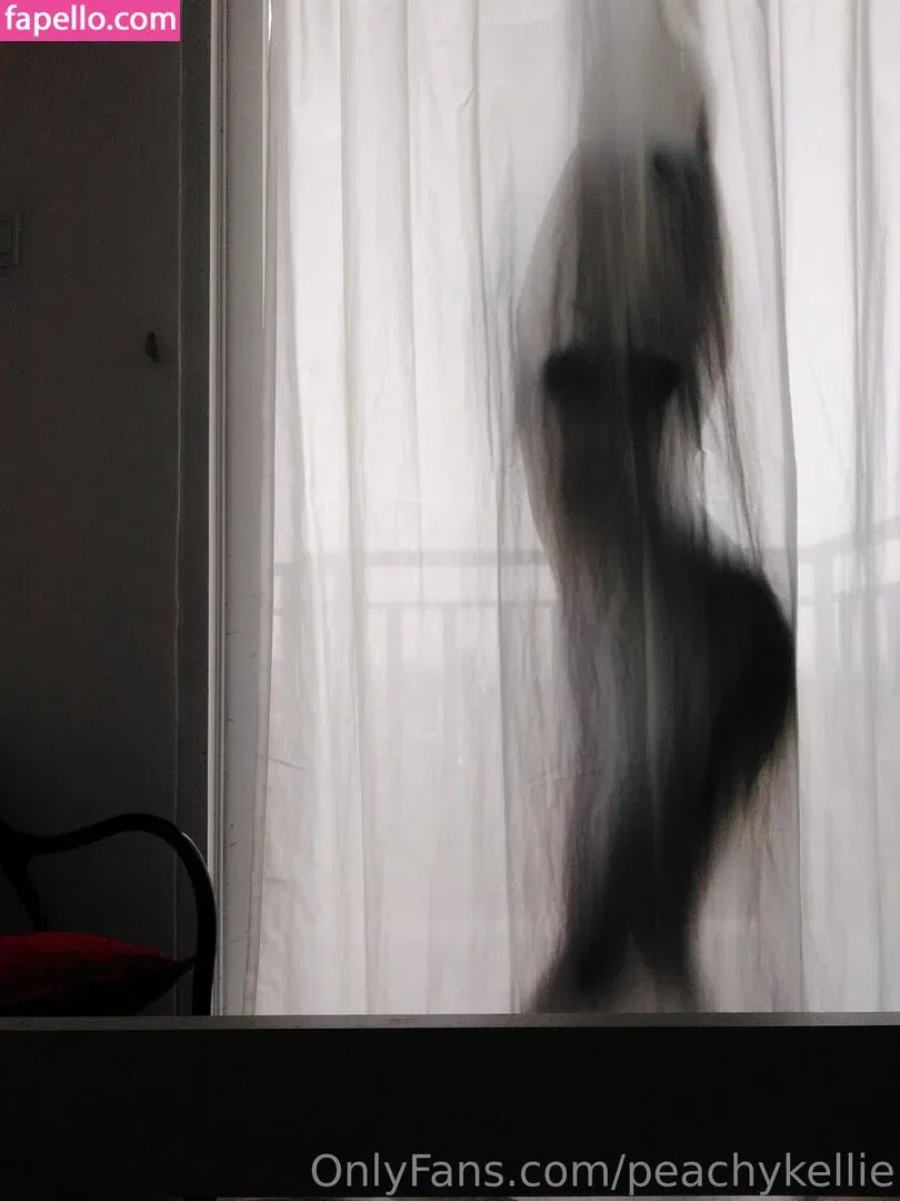 peachykellie Onlyfans Photo Gallery 