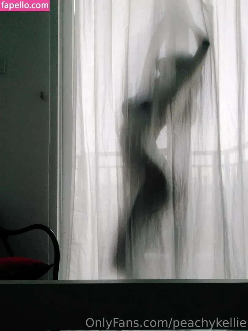 peachykellie Onlyfans Photo Gallery 