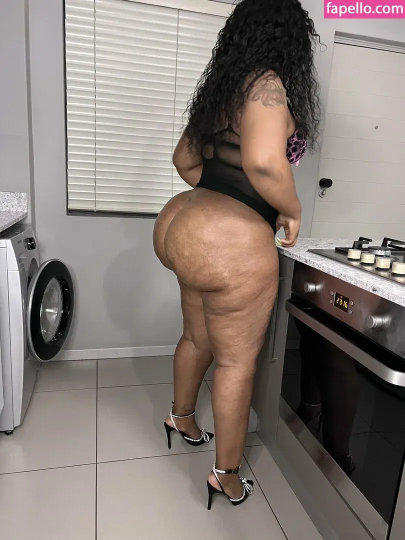 South African Thick Onlyfans Photo Gallery 