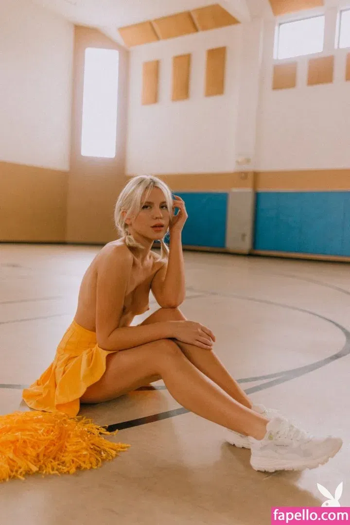 Lennon Elizabeth Onlyfans Photo Gallery 