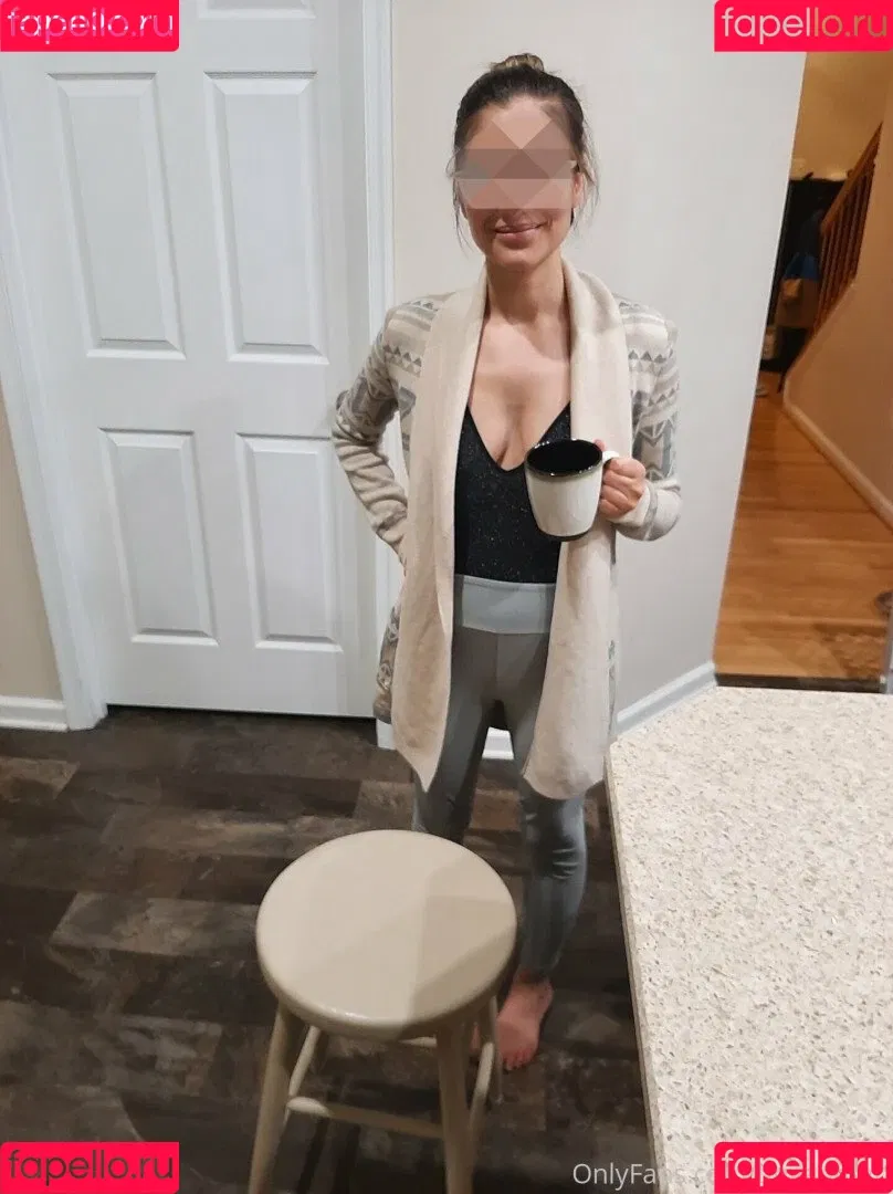 Tiny And Tan Onlyfans Photo Gallery 