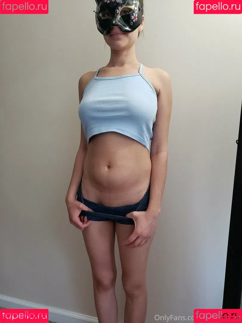 Tiny And Tan Onlyfans Photo Gallery 