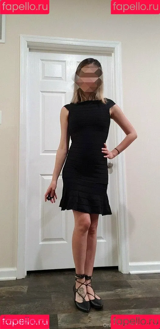 Tiny And Tan Onlyfans Photo Gallery 