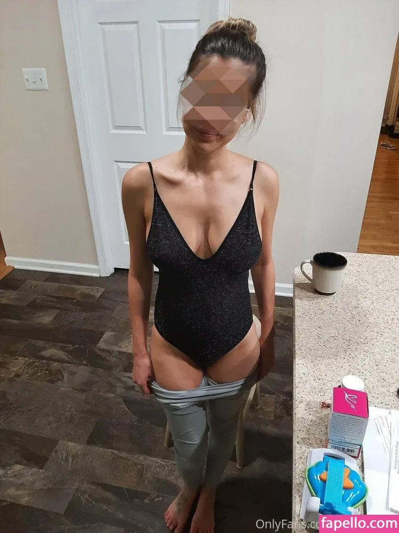 Tiny And Tan Onlyfans Photo Gallery 