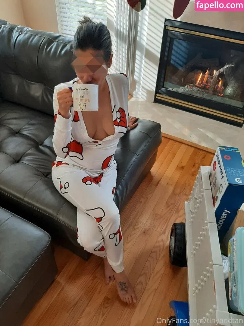 Tiny And Tan Onlyfans Photo Gallery 