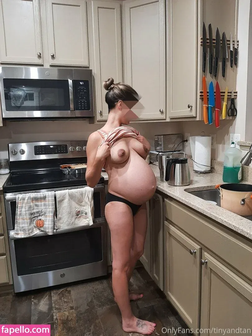 Tiny And Tan Onlyfans Photo Gallery 