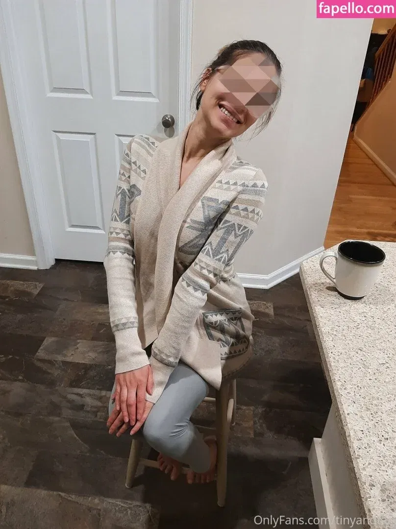 Tiny And Tan Onlyfans Photo Gallery 