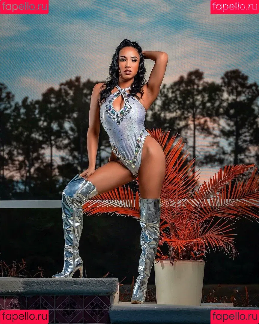 Leila Grey Onlyfans Photo Gallery 
