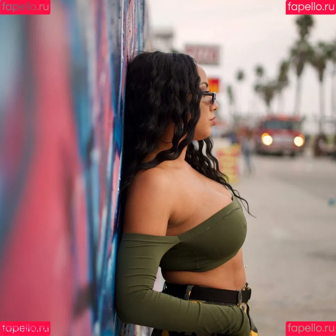Leila Grey Onlyfans Photo Gallery 