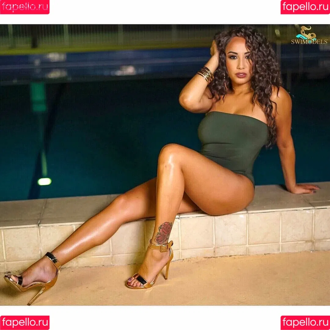 Leila Grey Onlyfans Photo Gallery 
