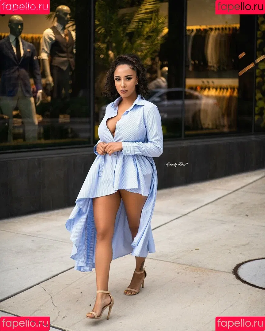 Leila Grey Onlyfans Photo Gallery 