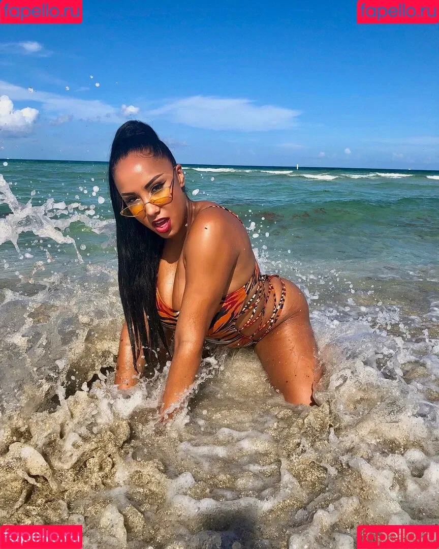 Leila Grey Onlyfans Photo Gallery 