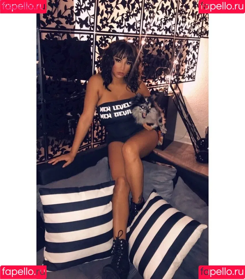 Leila Grey Onlyfans Photo Gallery 