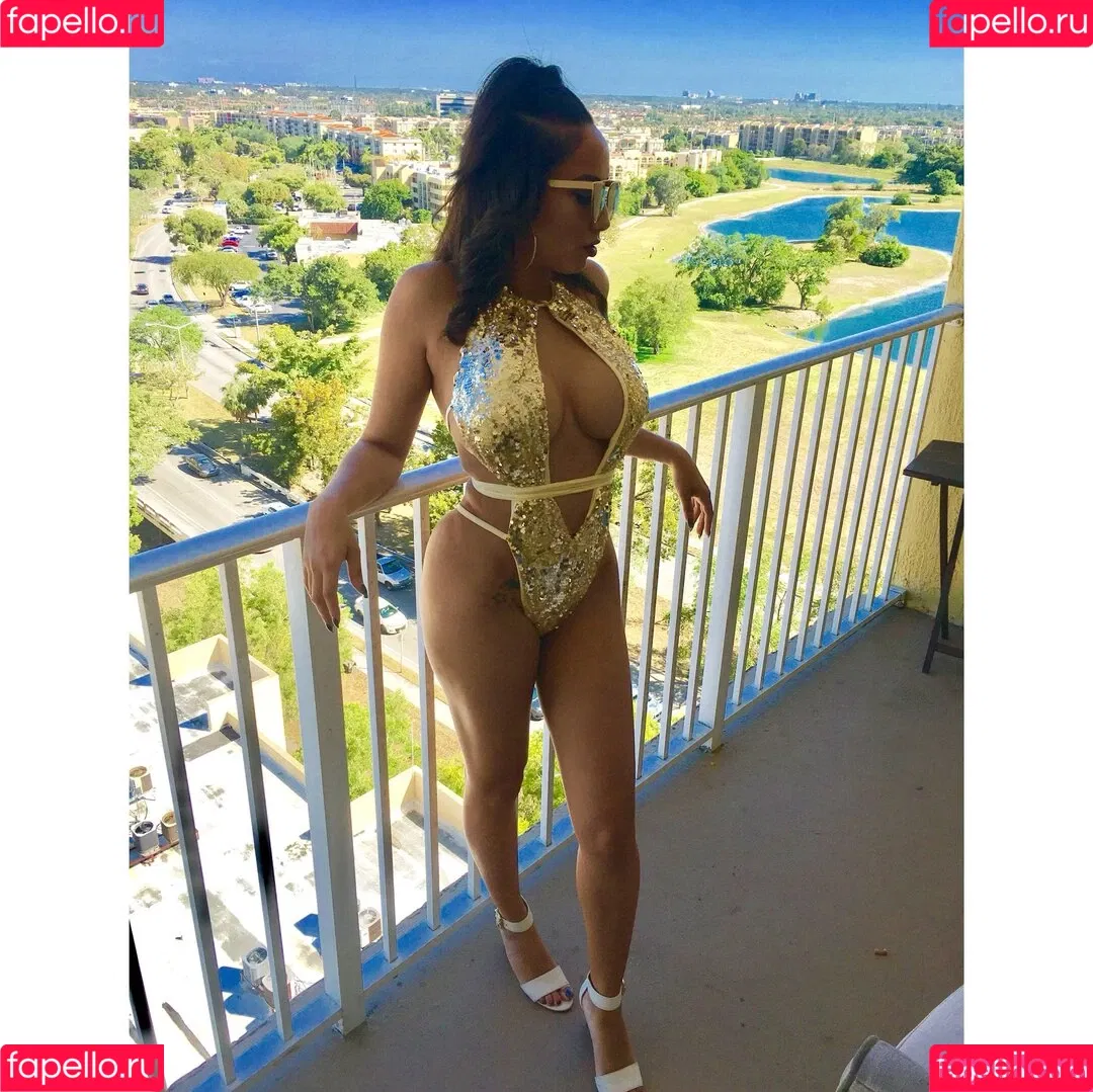 Leila Grey Onlyfans Photo Gallery 