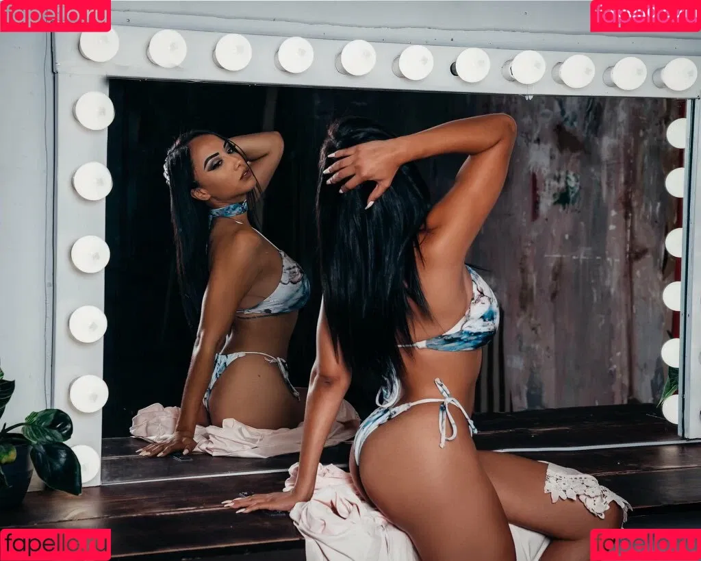 Leila Grey Onlyfans Photo Gallery 