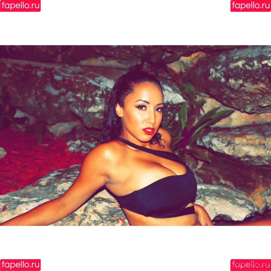 Leila Grey Onlyfans Photo Gallery 