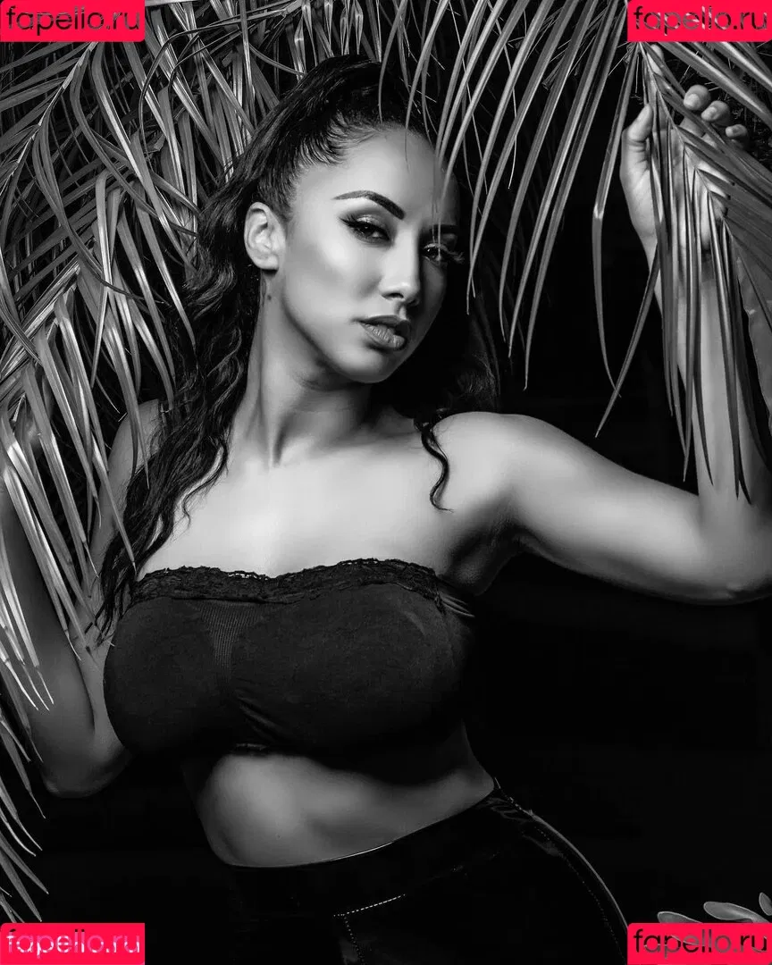 Leila Grey Onlyfans Photo Gallery 