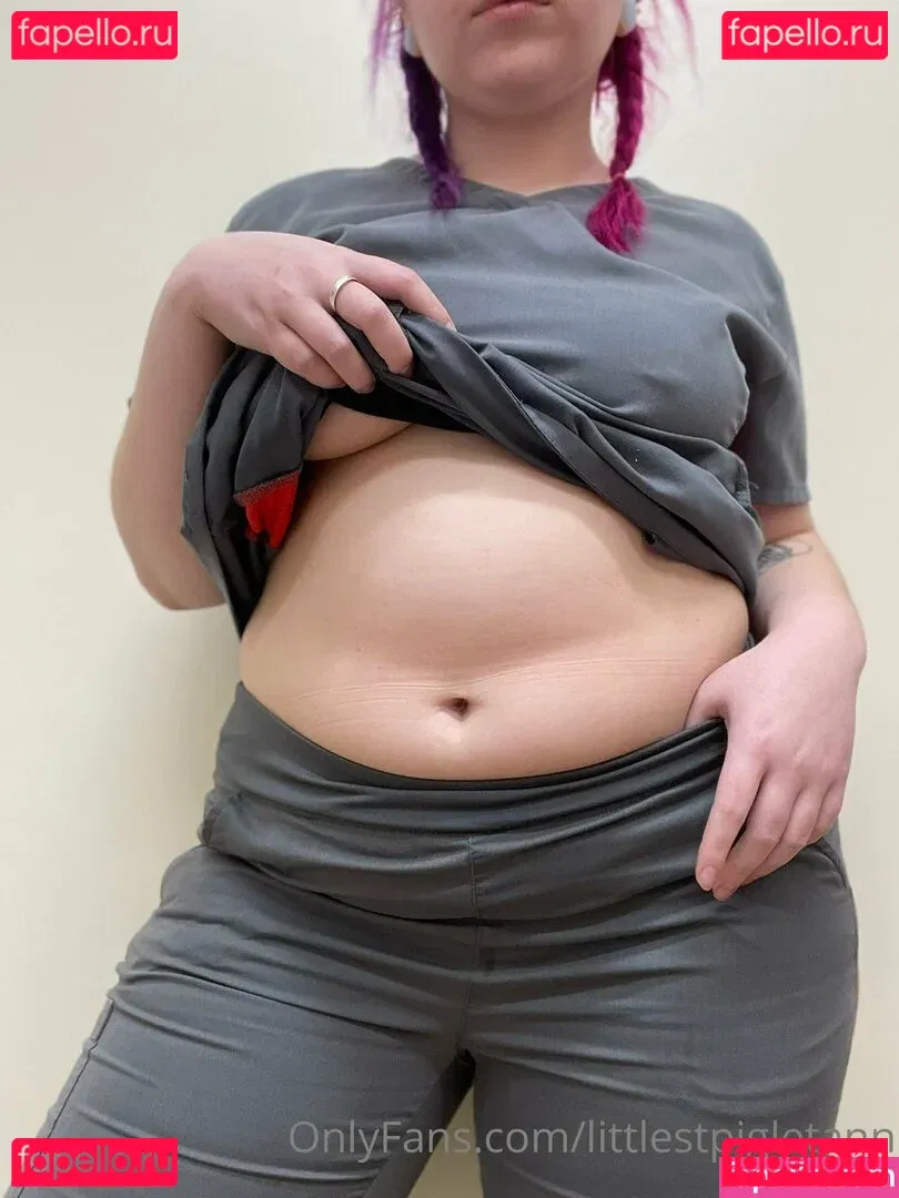 littlestpigletann Onlyfans Photo Gallery 