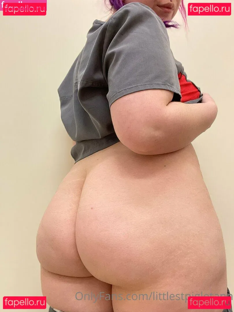 littlestpigletann Onlyfans Photo Gallery 
