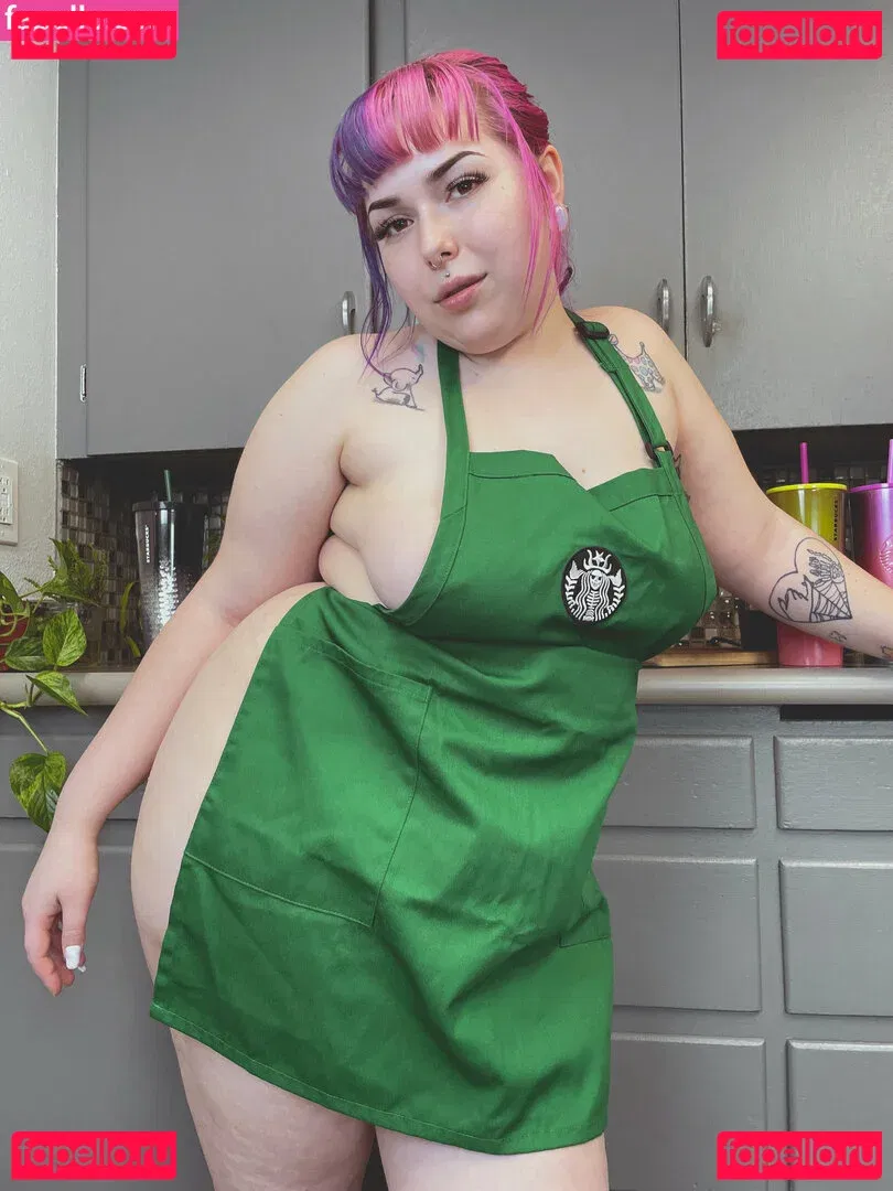 littlestpigletann Onlyfans Photo Gallery 