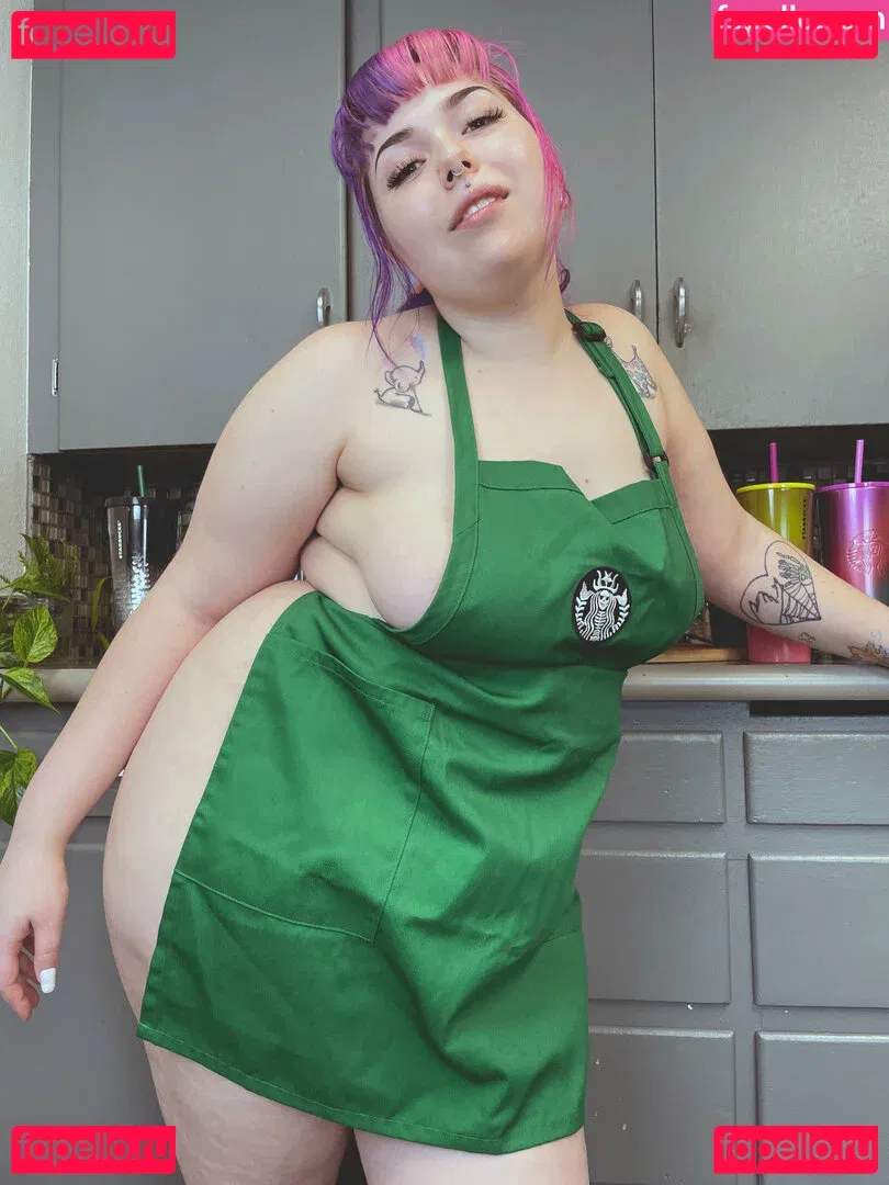 littlestpigletann Onlyfans Photo Gallery 