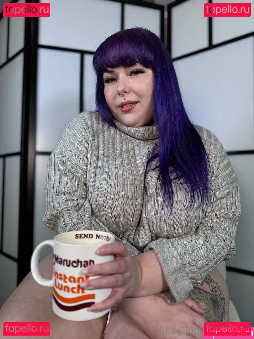 littlestpigletann Onlyfans Photo Gallery 