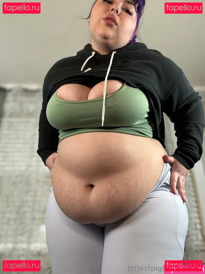 littlestpigletann Onlyfans Photo Gallery 