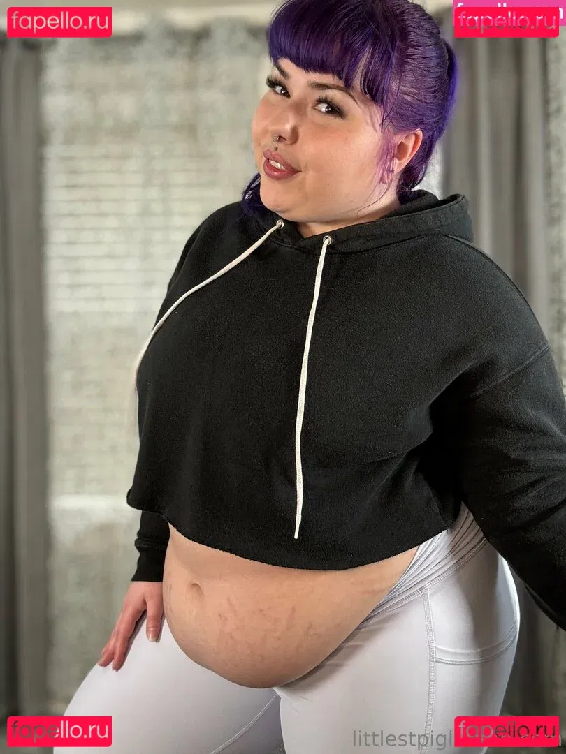 littlestpigletann Onlyfans Photo Gallery 