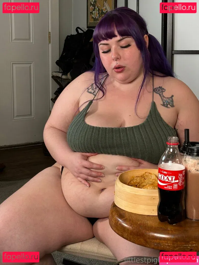 littlestpigletann Onlyfans Photo Gallery 