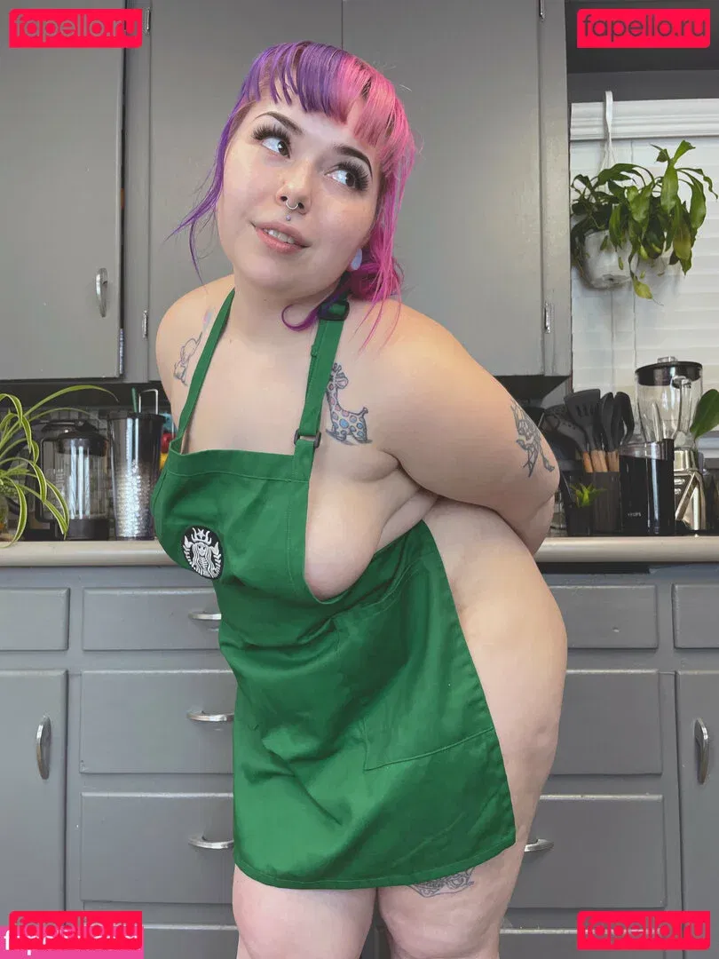 littlestpigletann Onlyfans Photo Gallery 