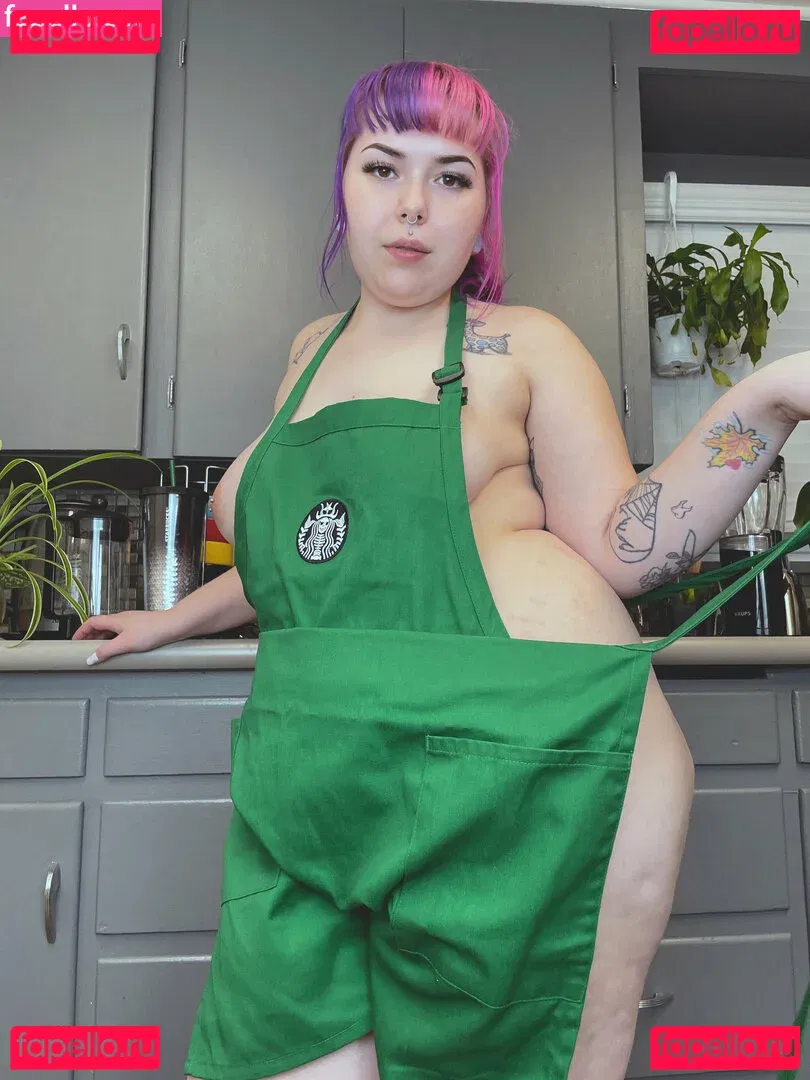 littlestpigletann Onlyfans Photo Gallery 