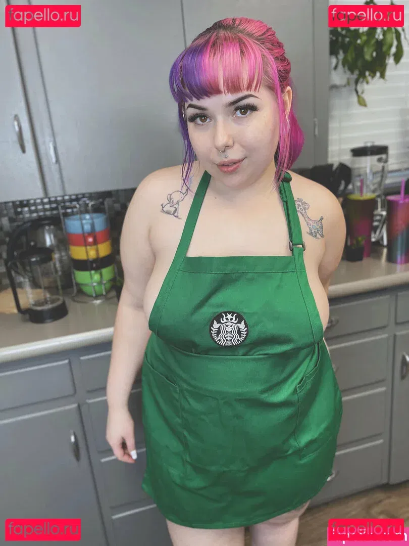 littlestpigletann Onlyfans Photo Gallery 