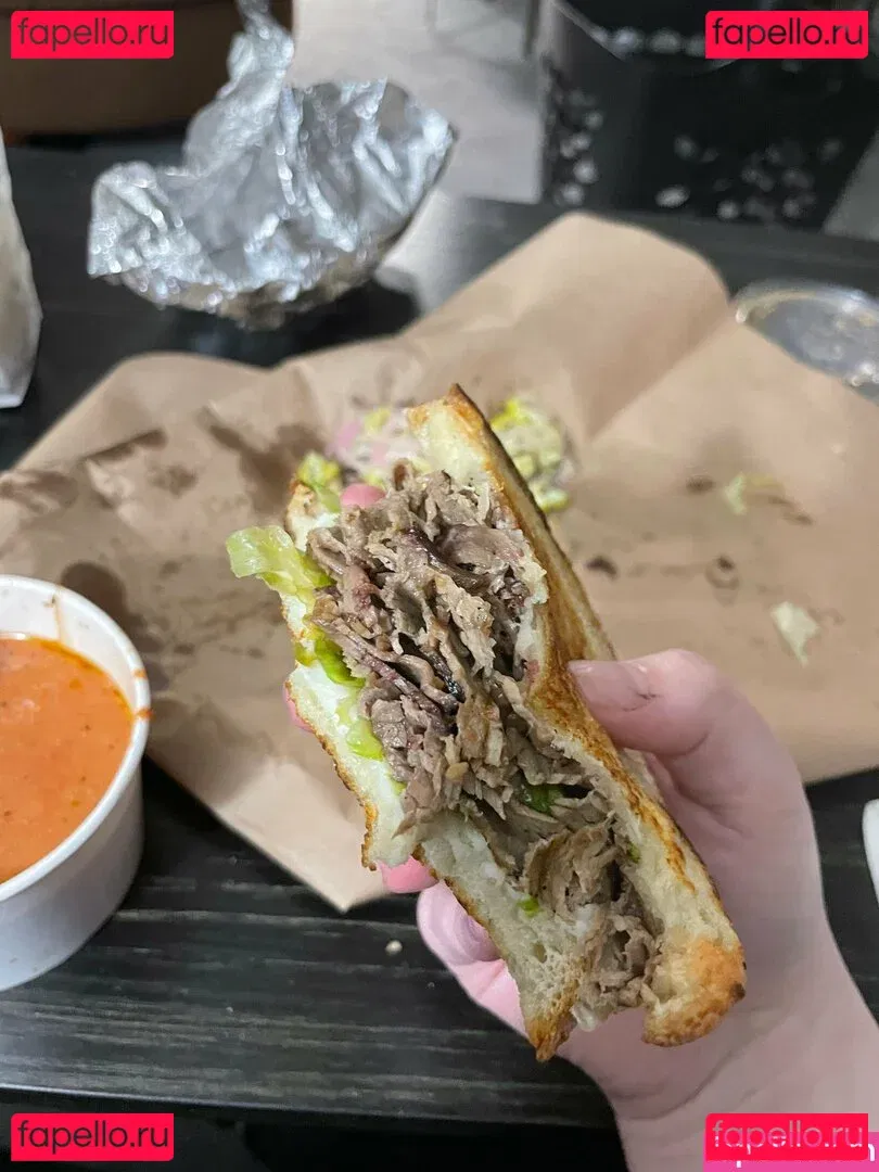 littlestpigletann Onlyfans Photo Gallery 