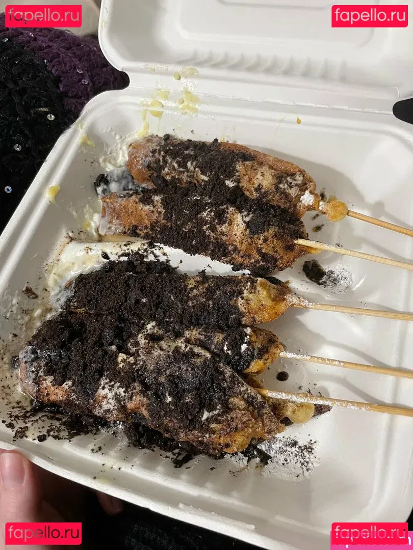 littlestpigletann Onlyfans Photo Gallery 