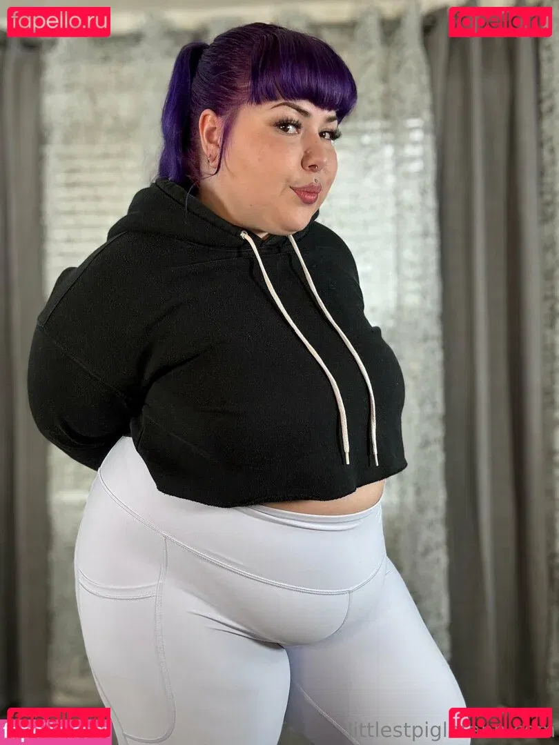 littlestpigletann Onlyfans Photo Gallery 