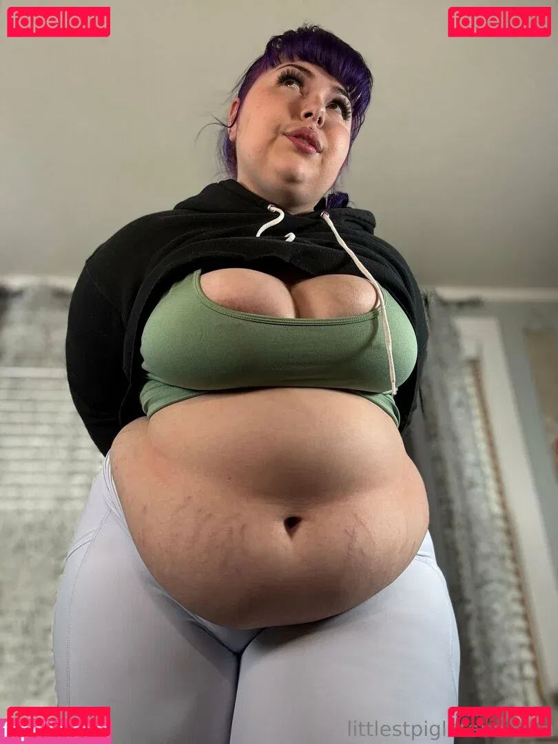 littlestpigletann Onlyfans Photo Gallery 