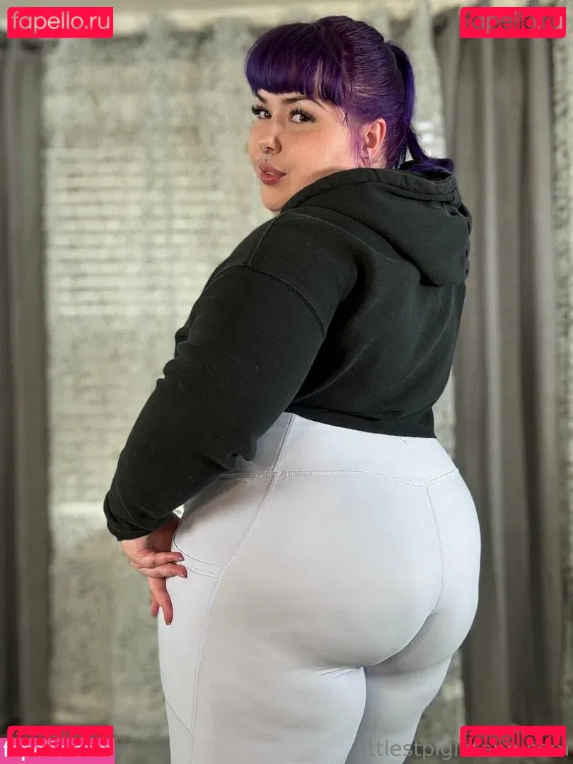 littlestpigletann Onlyfans Photo Gallery 